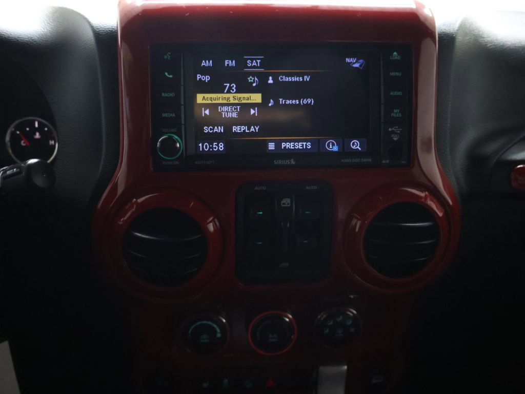 Used 2018 Jeep Wrangler Unlimited Rubicon w/ Connectivity Group image 21