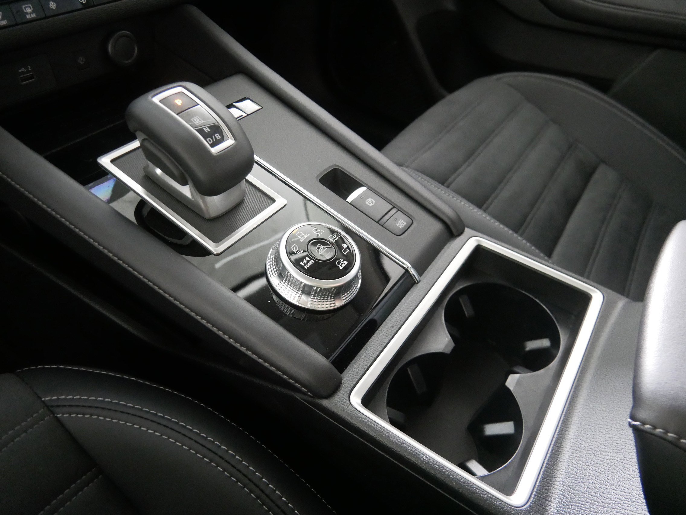 New 2025 Mitsubishi Outlander SE image 6