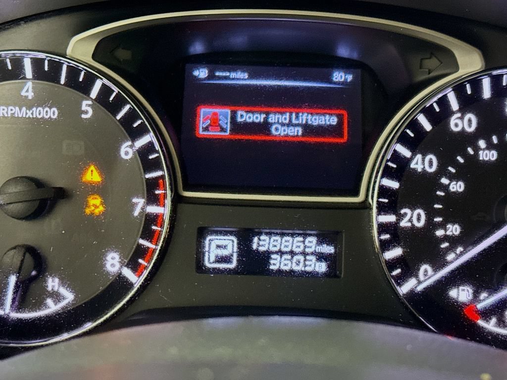 Used 2013 Nissan Pathfinder SL FWD image 16