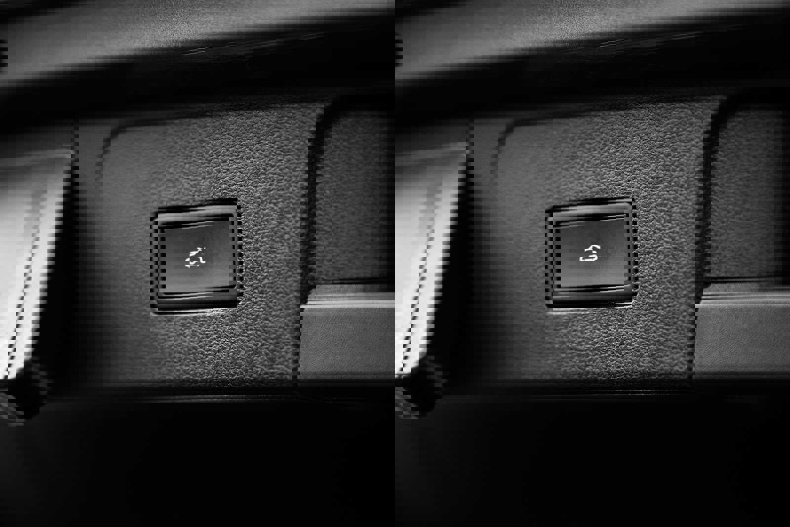 Used 2025 Volkswagen Atlas SE image 45