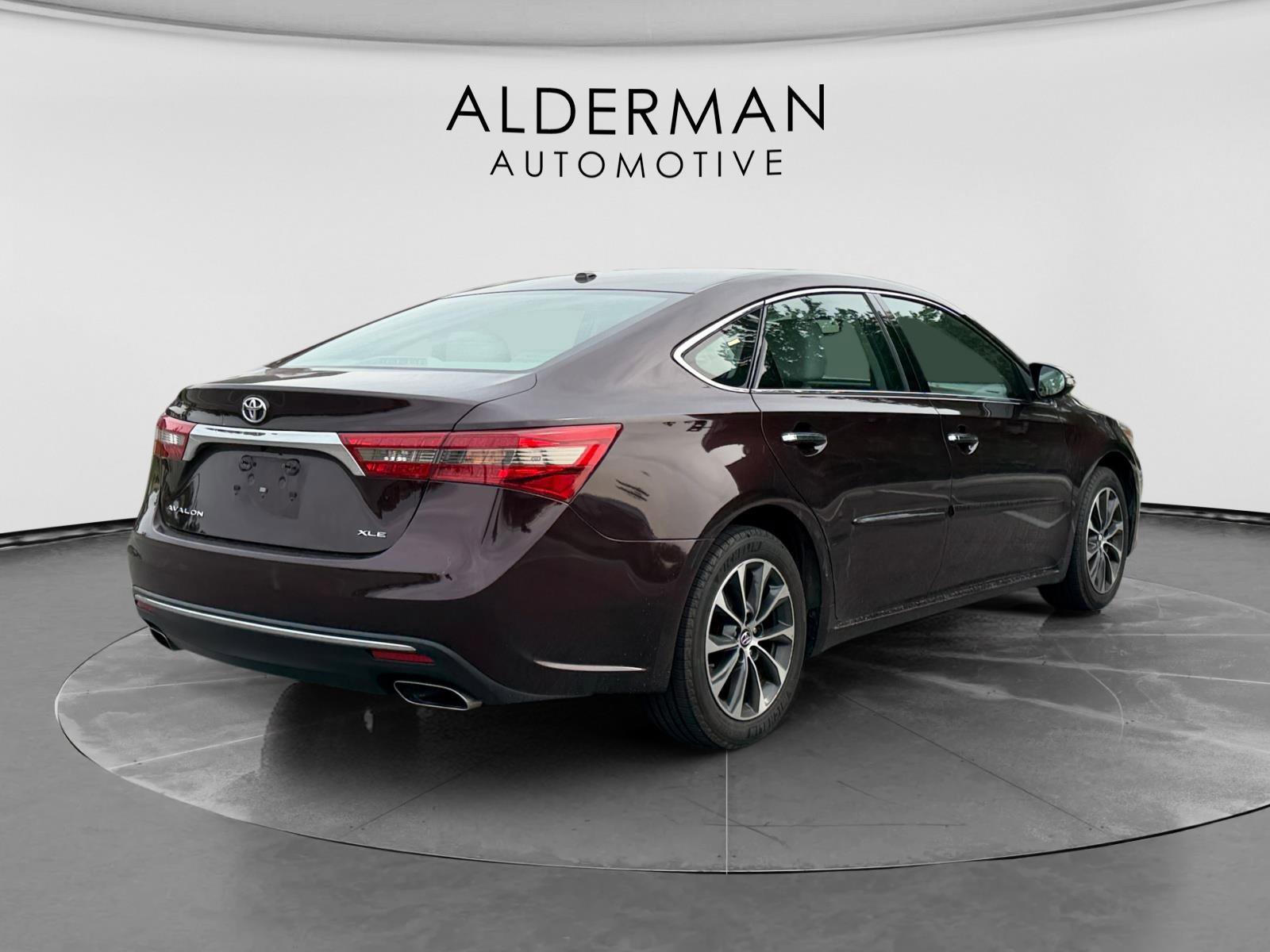 Used 2016 Toyota Avalon XLE Plus FWD image 5