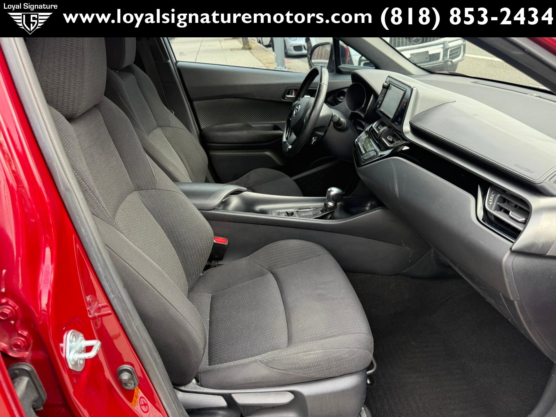 Used 2019 Toyota C-HR XLE FWD image 28