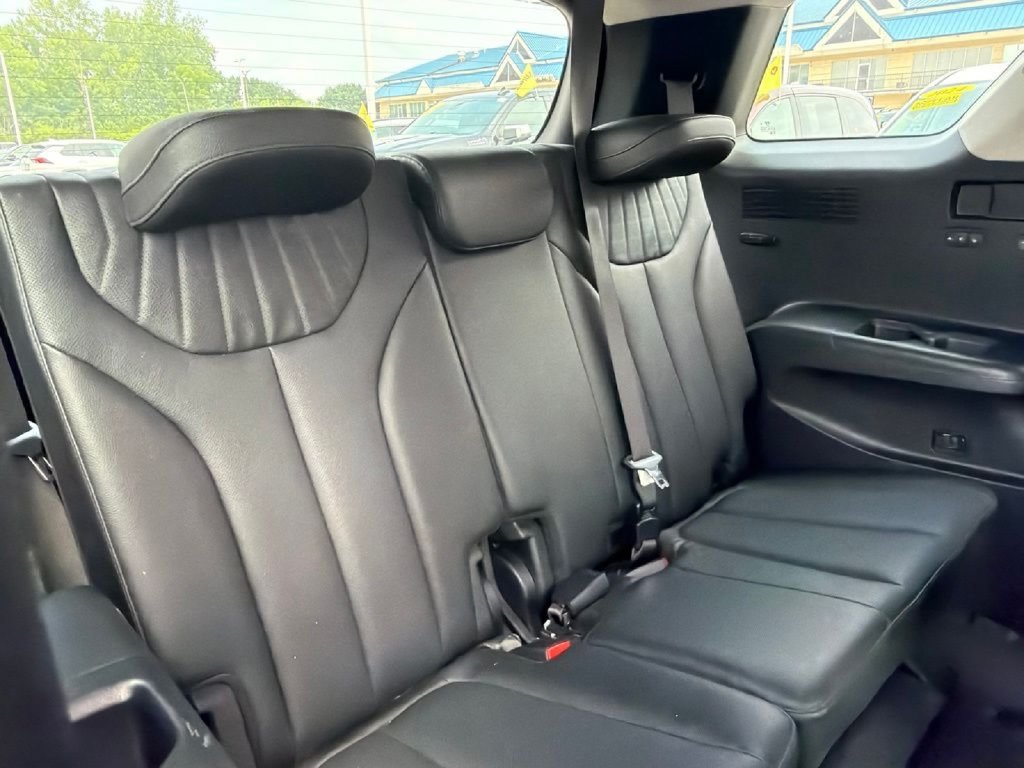 Used 2023 Hyundai Palisade Limited AWD/4WD image 14