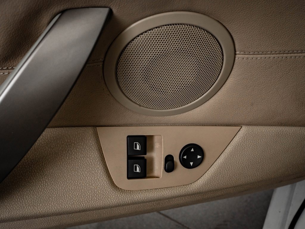 Used 2008 BMW Z4 3.0i image 31