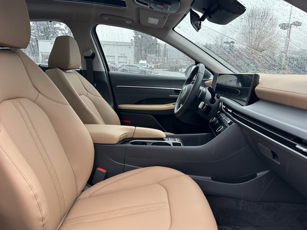Used 2025 Hyundai Sonata Limited image 16