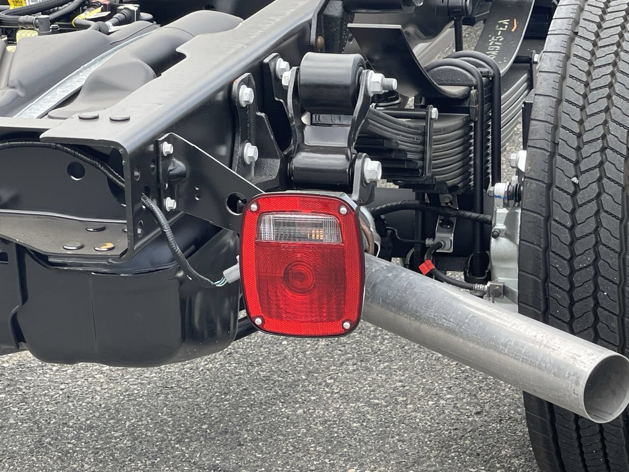 New 2025 Ford F550 2WD Regular Cab Super Duty image 9