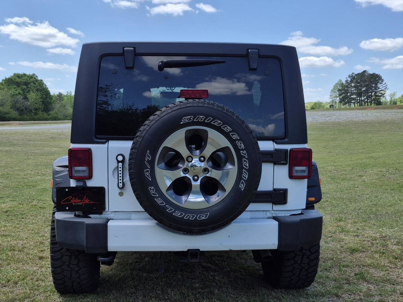 Used 2016 Jeep Wrangler Unlimited Sahara w/ Max Tow Package AWD/4WD image 8