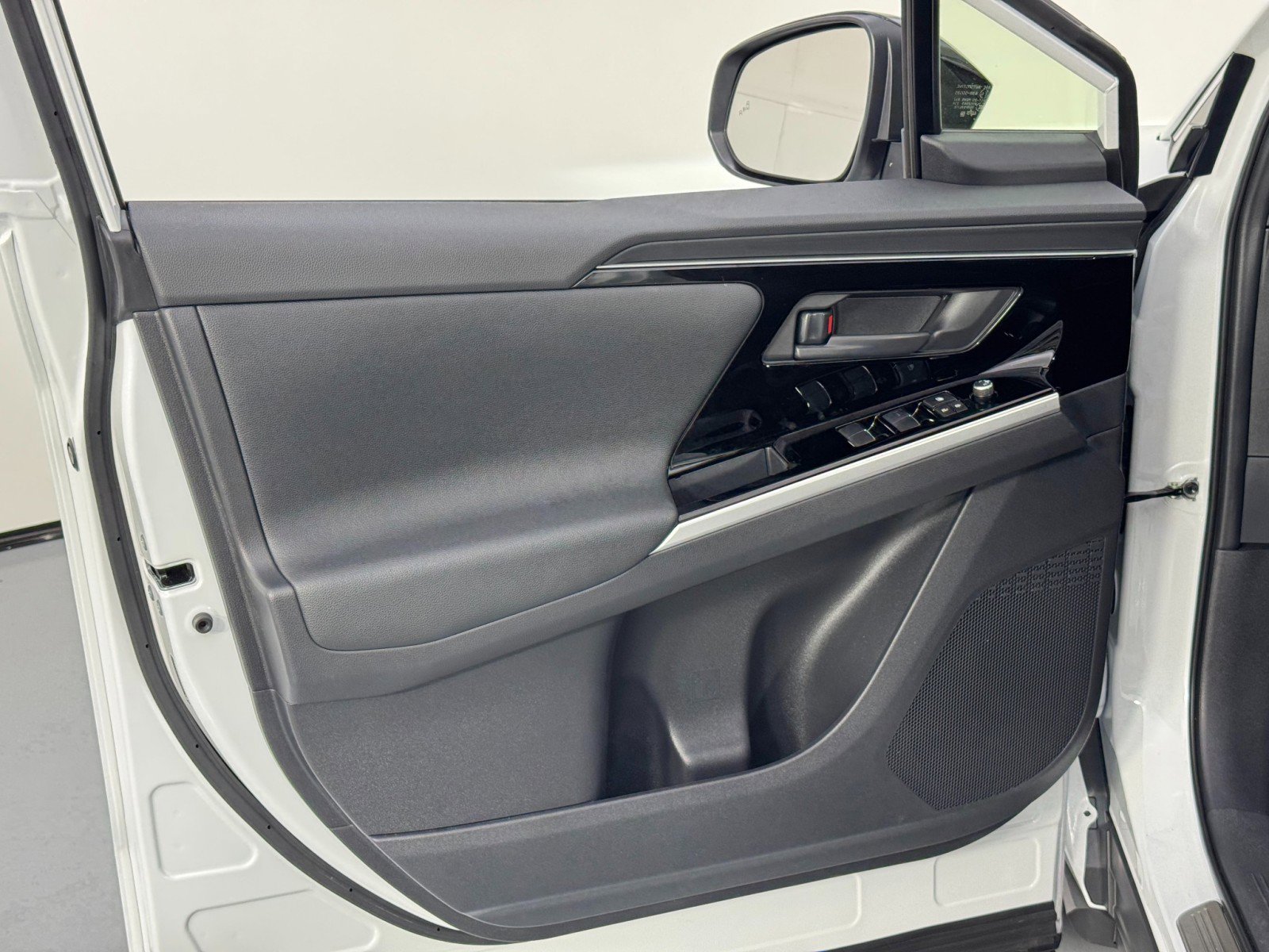 Used 2024 Toyota bZ4X Limited image 37