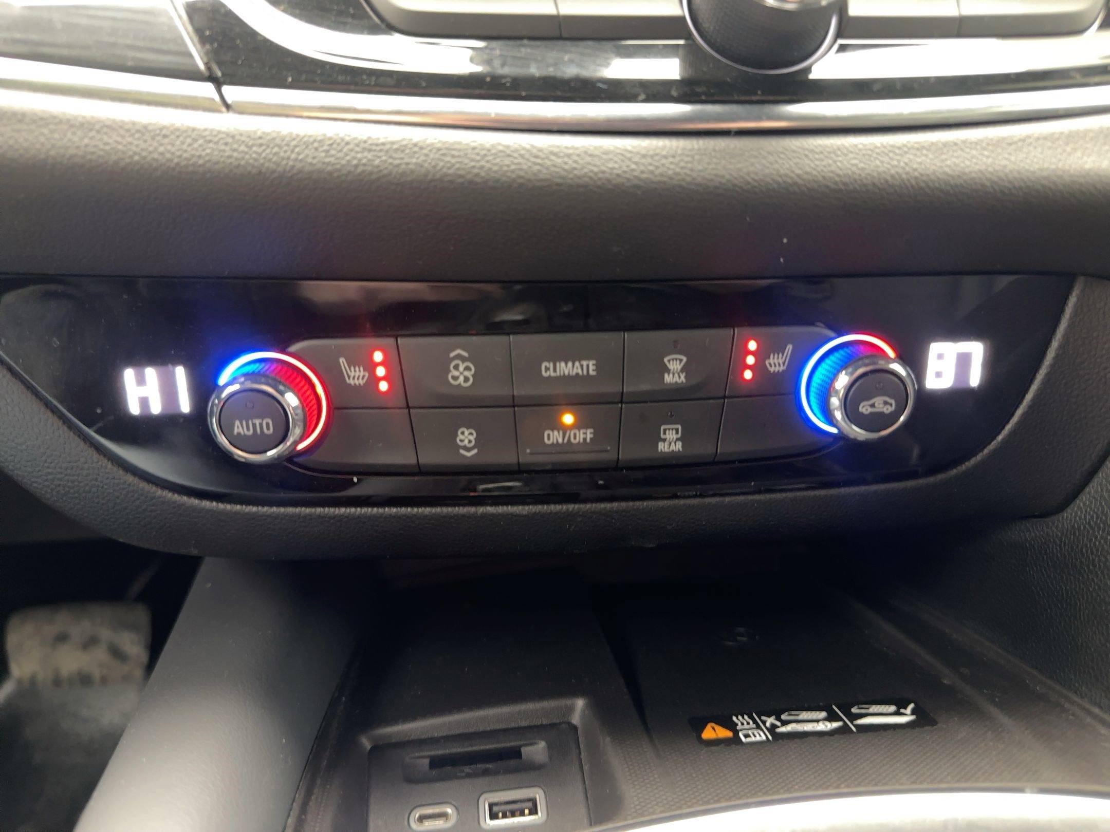 Used 2024 Buick Enclave Essence w/ Experience Buick Package image 19