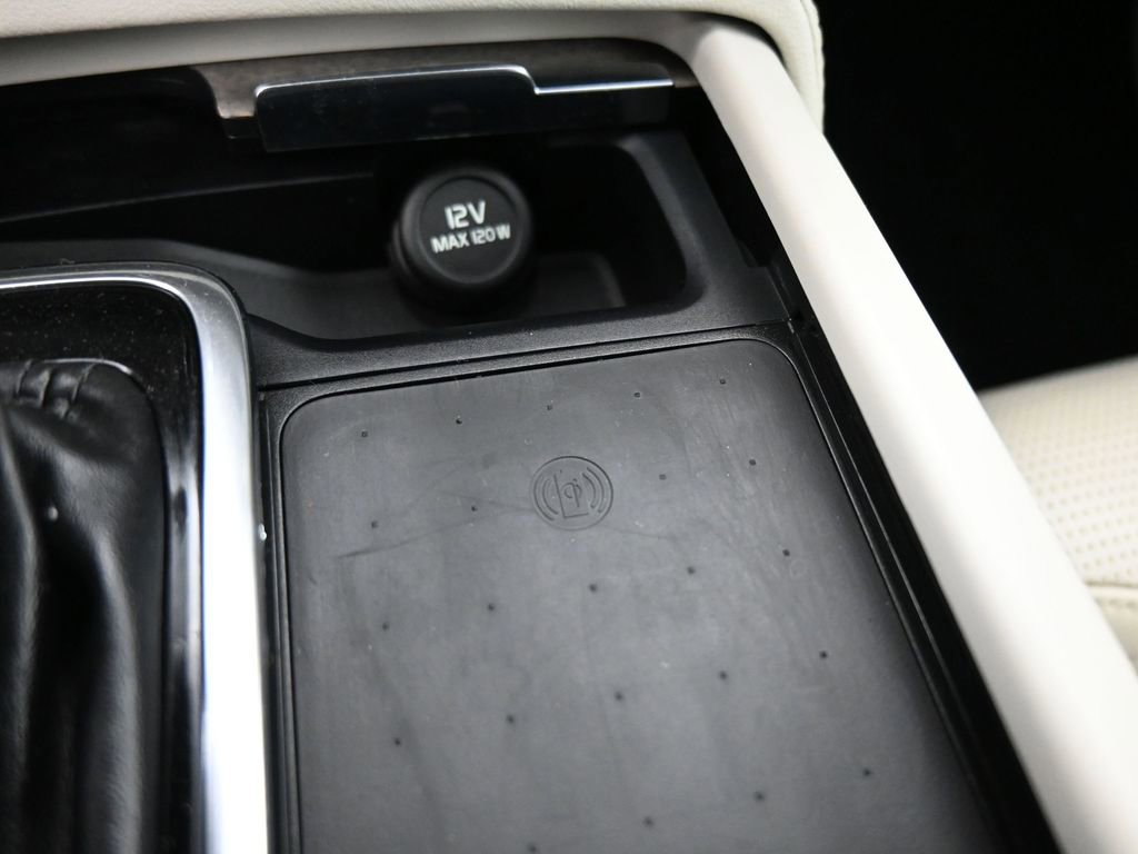 Used 2022 Volvo XC90 T6 Inscription w/ Climate Package image 14