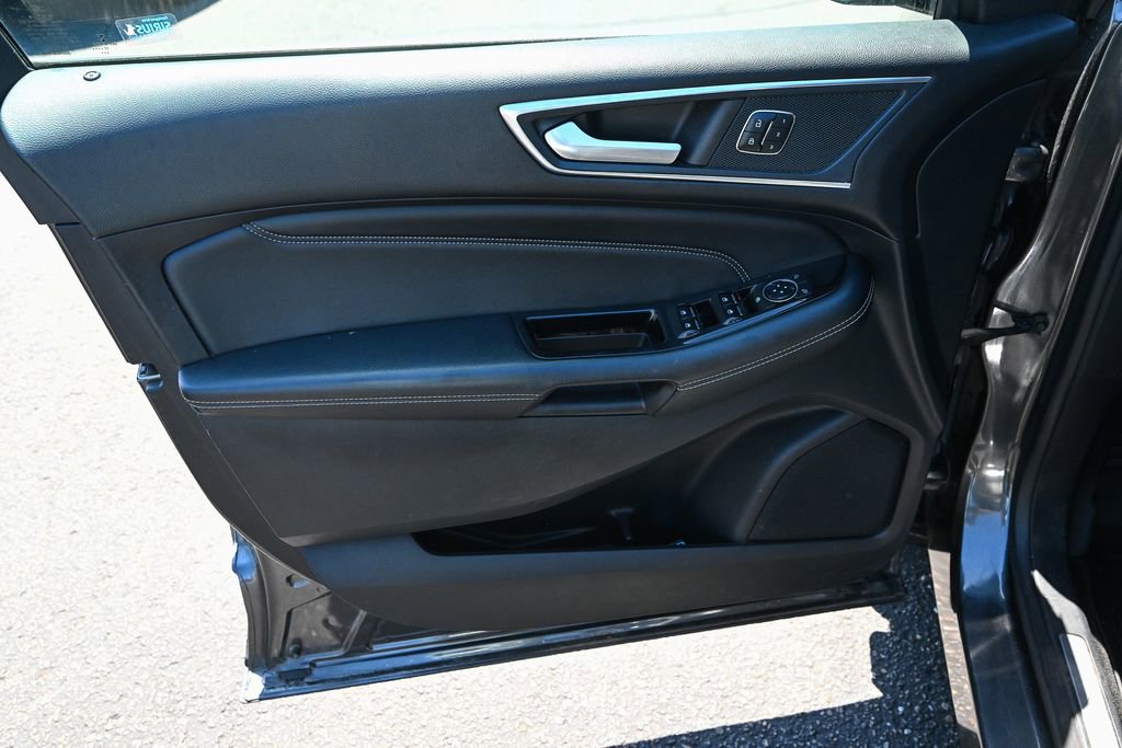 Used 2018 Ford Edge Titanium AWD/4WD image 21