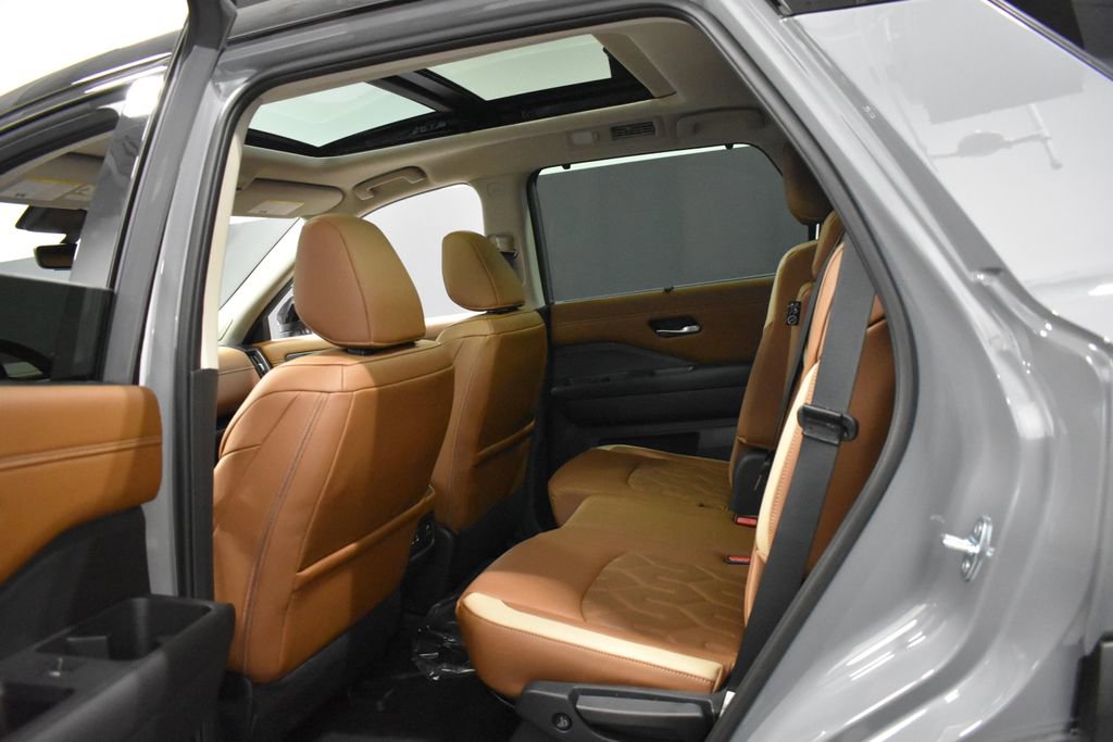New 2026 Nissan Pathfinder Platinum image 33
