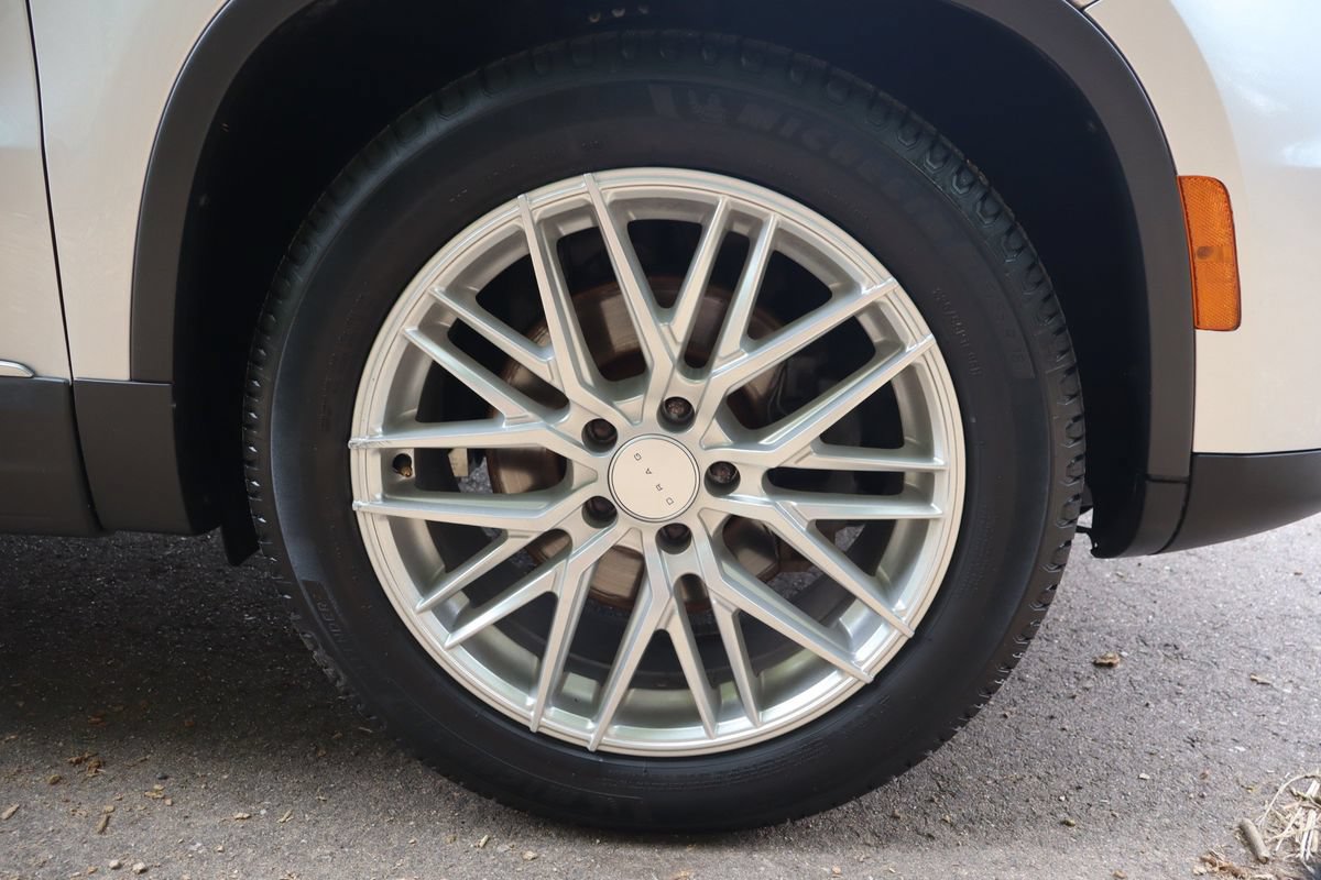 Used 2014 Volkswagen Tiguan SEL AWD/4WD image 45