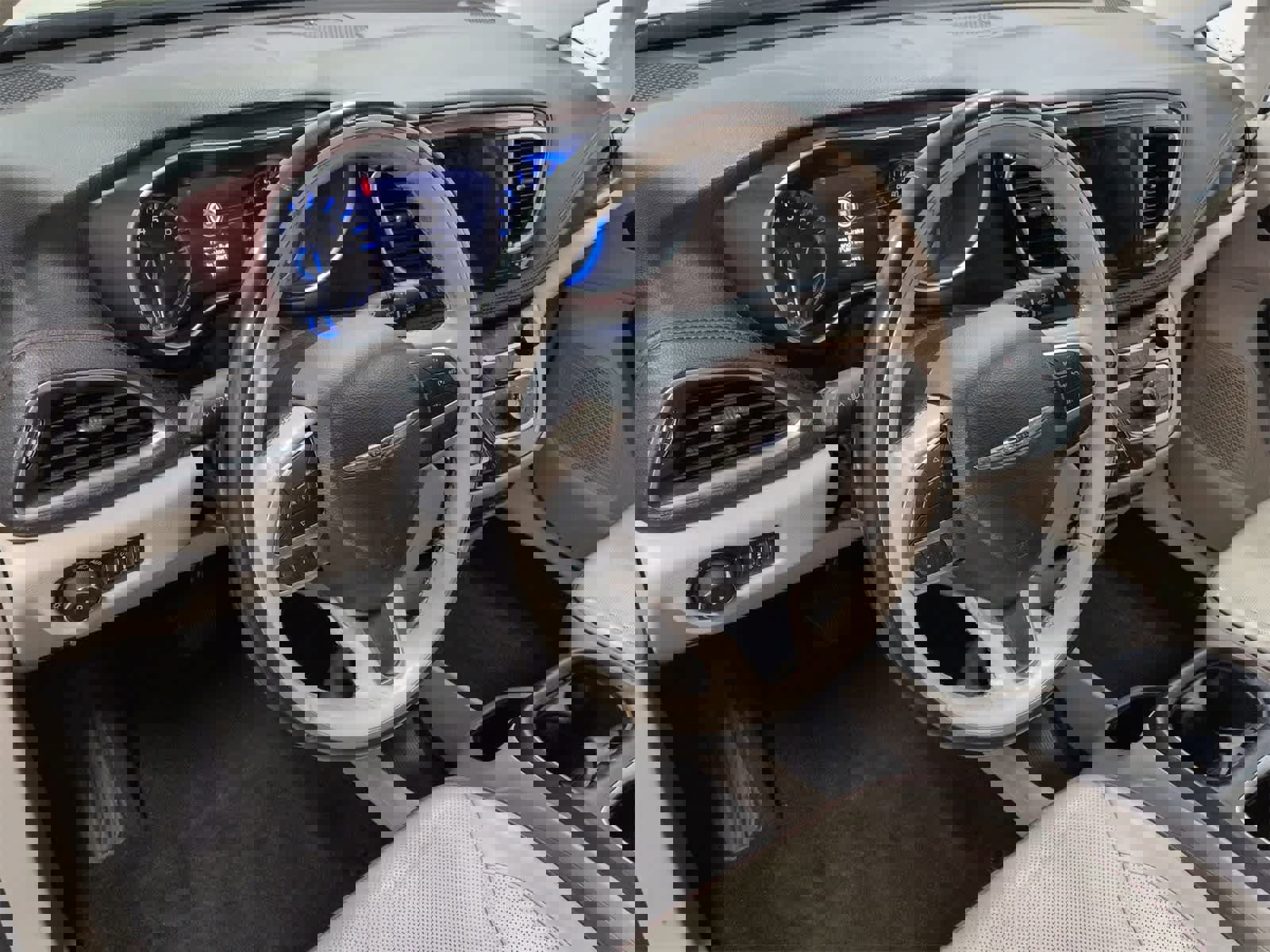 Certified 2020 Chrysler Pacifica Limited image 10