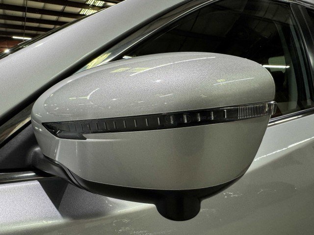 Used 2016 Nissan Rogue SL w/ SL Premium Package image 12