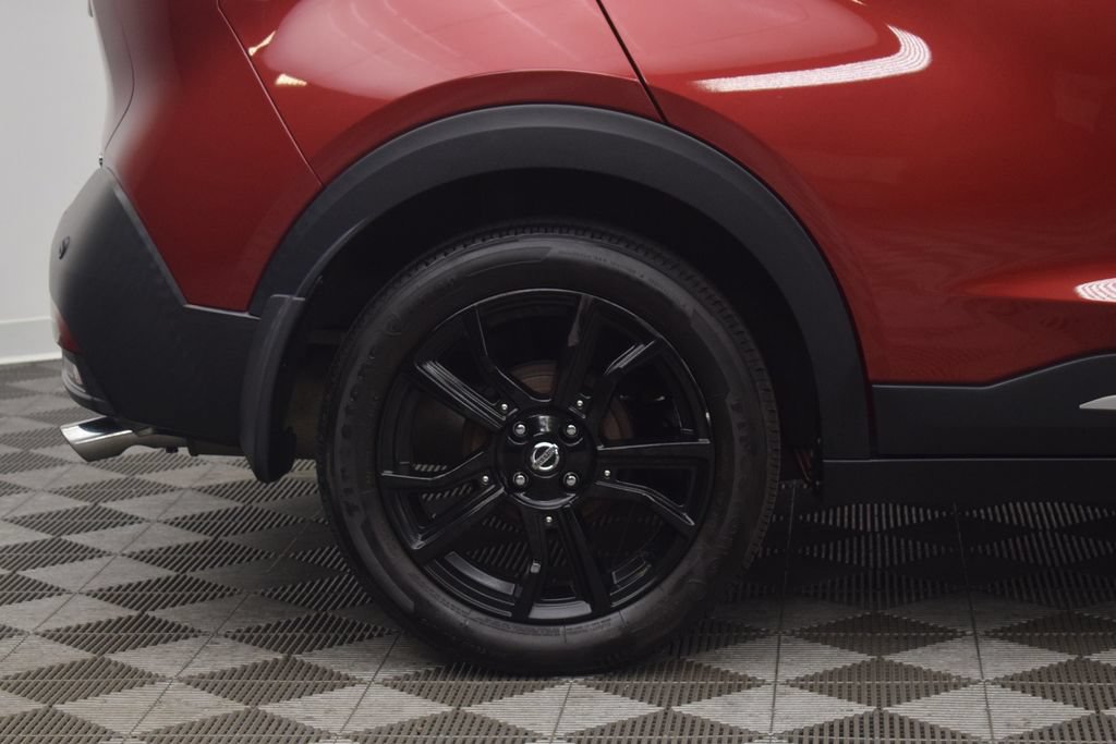 Used 2020 Nissan Kicks SR w/ Exterior Package FWD image 31