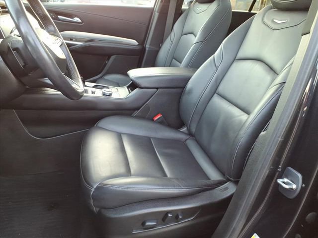 Used 2023 Cadillac XT4 Premium Luxury w/ Cold Weather Package image 5