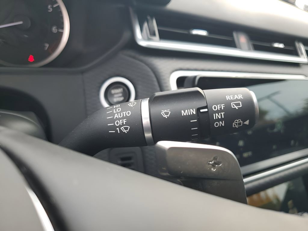 Used 2023 Land Rover Range Rover Velar R-Dynamic S image 37