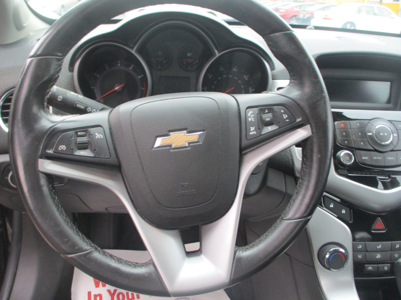 Used 2014 Chevrolet Cruze LT image 12