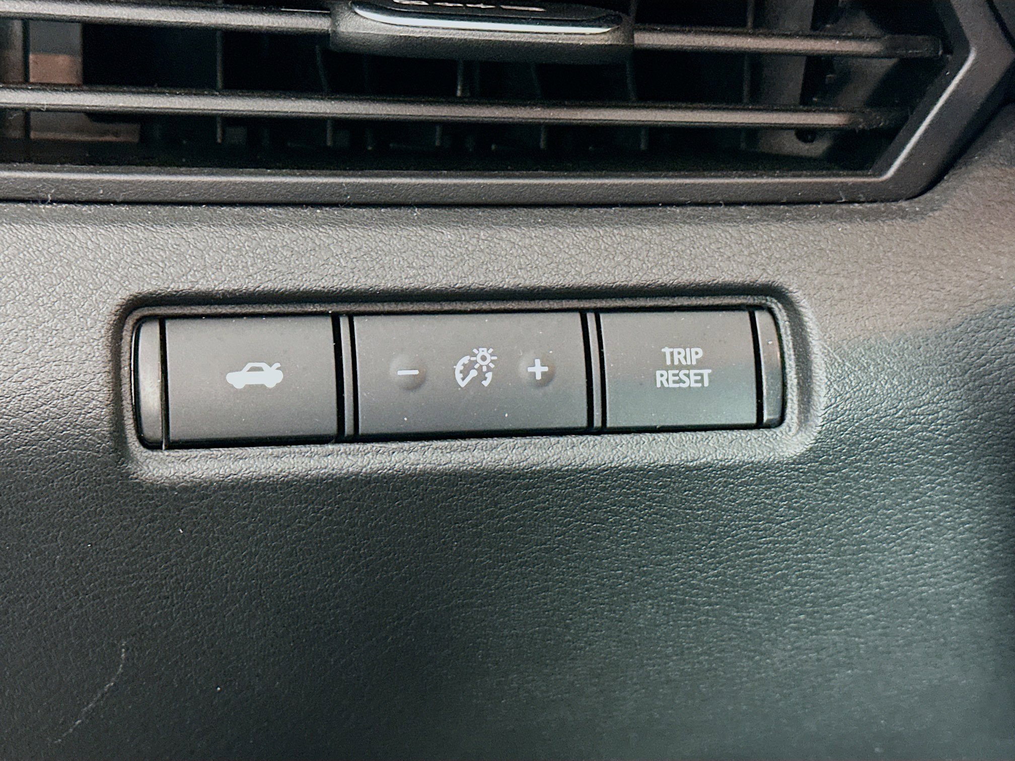 Used 2025 Nissan Altima 2.5 SV image 16