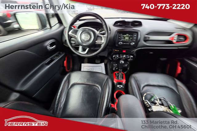 Used 2017 Jeep Renegade Trailhawk w/ Premium Trailhawk Package AWD/4WD image 11