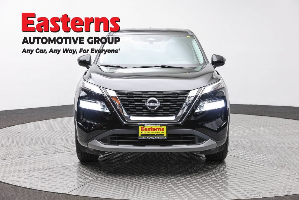 Used 2023 Nissan Rogue SV AWD/4WD image 2