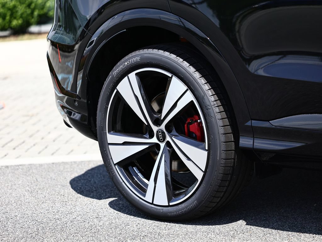 New 2026 Audi SQ5 Prestige AWD/4WD image 6