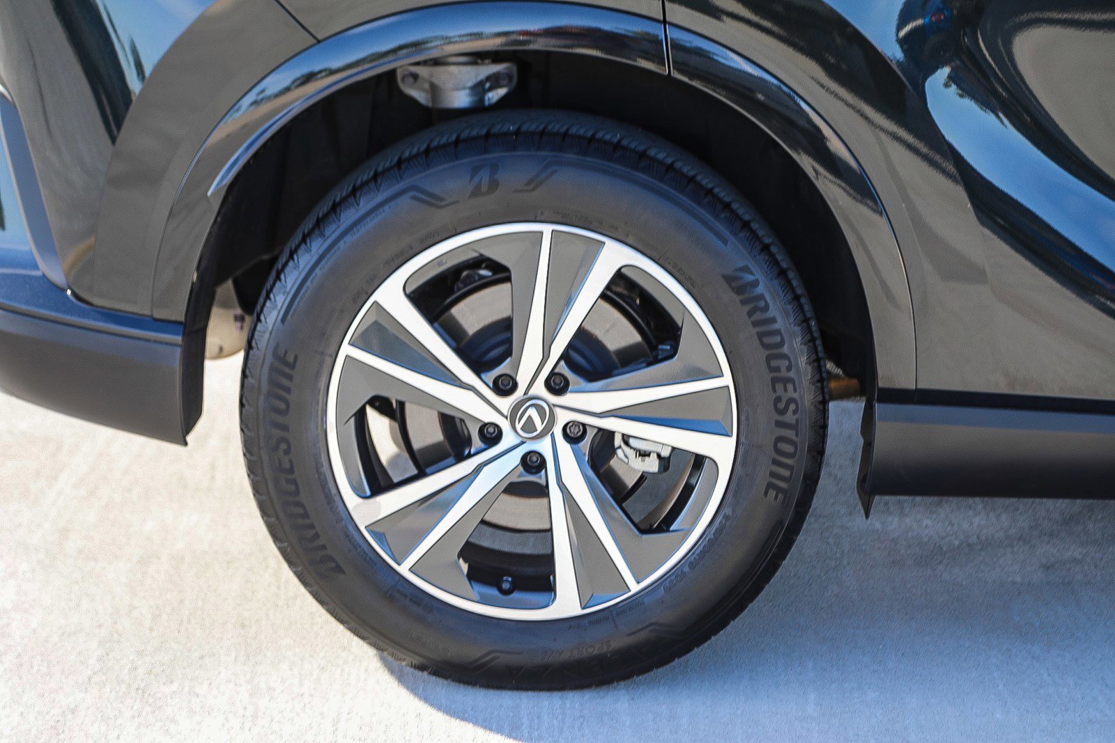 Used 2024 Lexus RX 350 Premium w/ Accessory Package (Z1) image 11