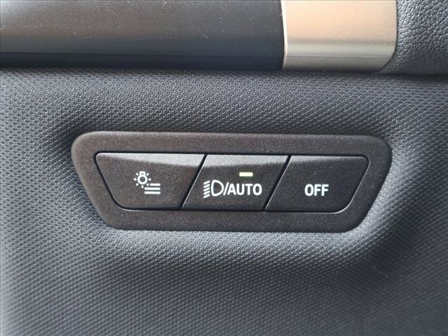 Used 2023 BMW iX xDrive50 w/ Sport Package AWD/4WD image 14