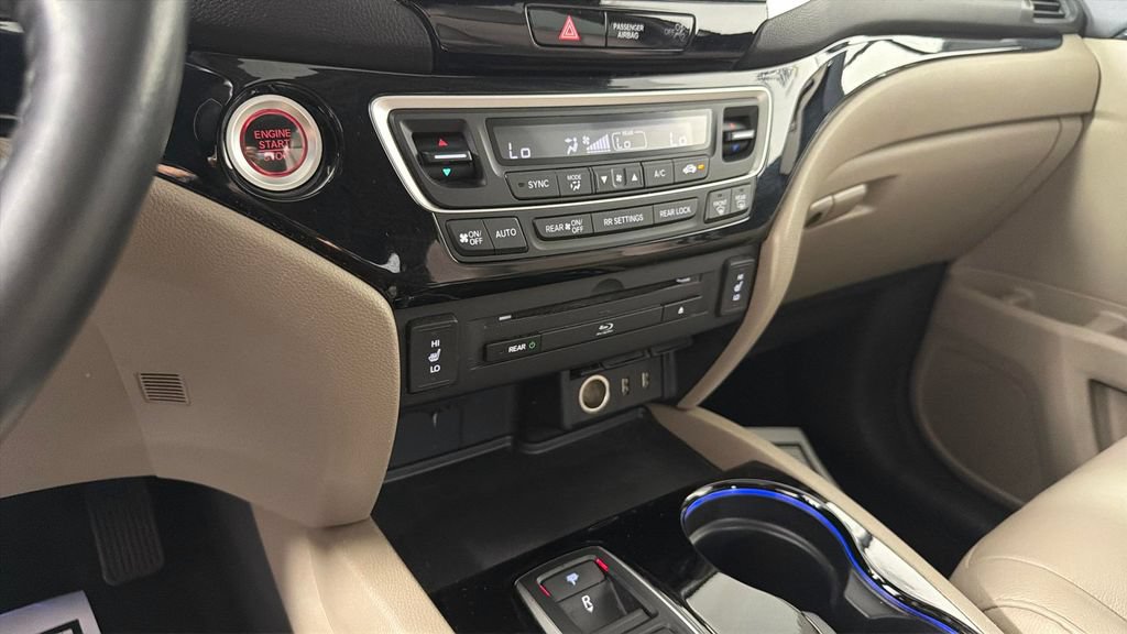 Used 2017 Honda Pilot Touring image 23