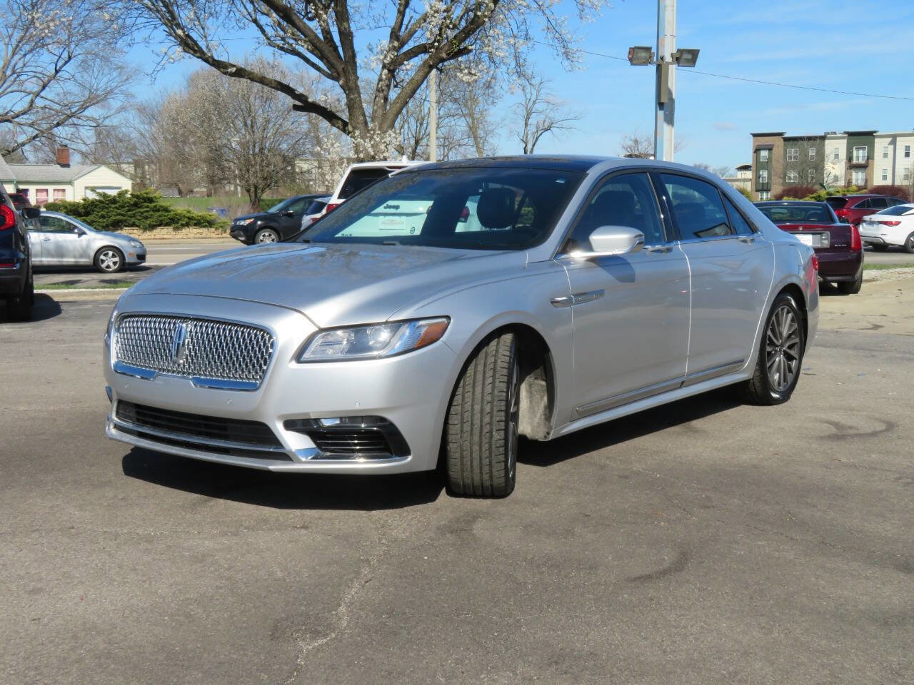 Used 2017 Lincoln Continental Select w/ Continental Climate Package image 2