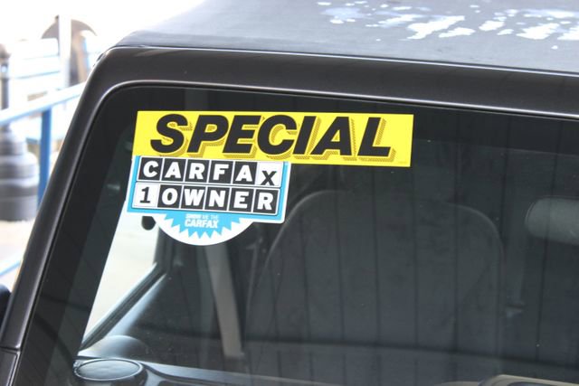 Used 2018 Jeep Wrangler Unlimited Sport w/ Connectivity Group image 27