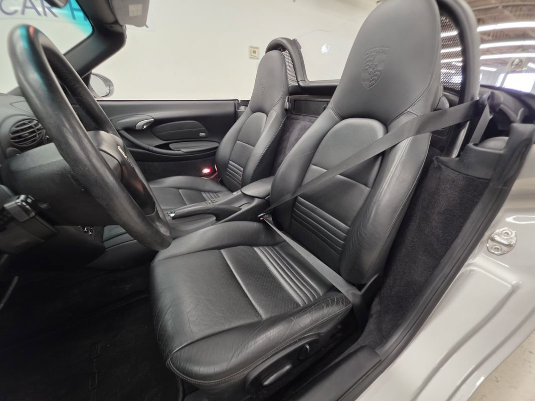 Used 2001 Porsche Boxster image 11