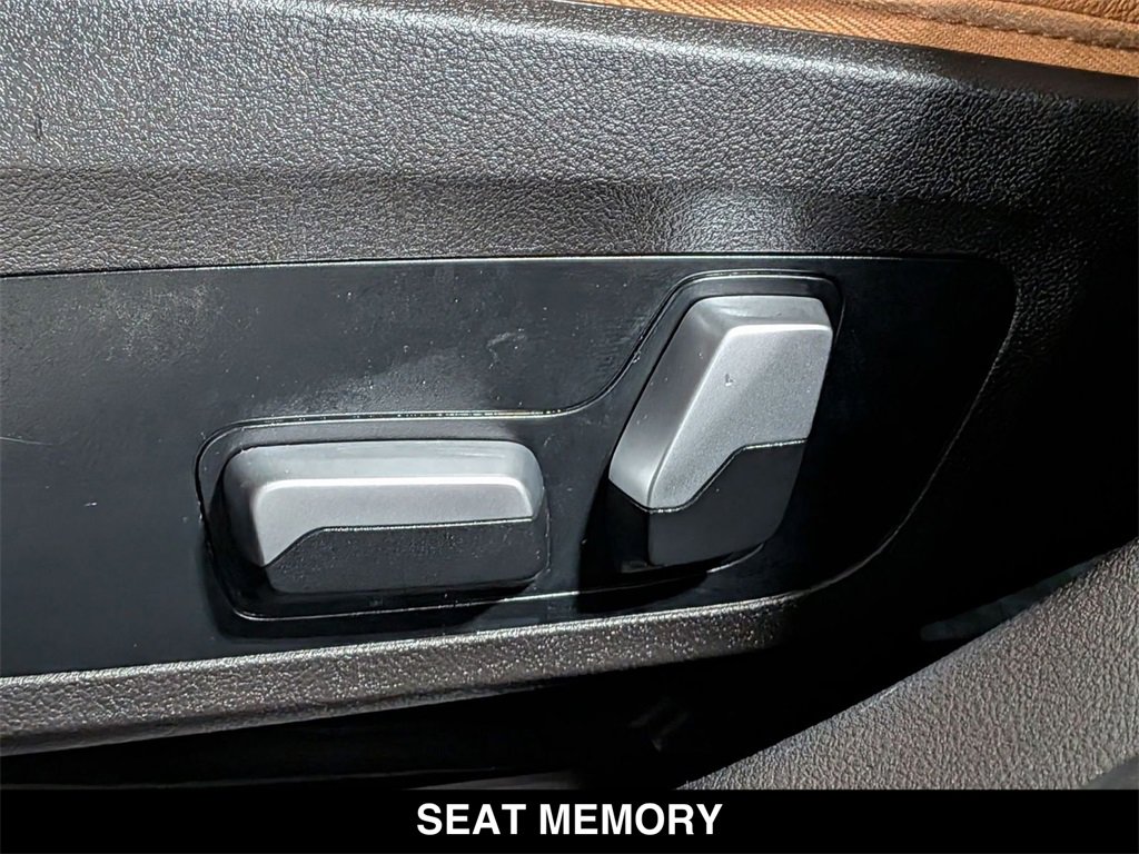 Certified 2023 BMW 330e xDrive 330e xDrive w/ Driving Assistance Package image 14