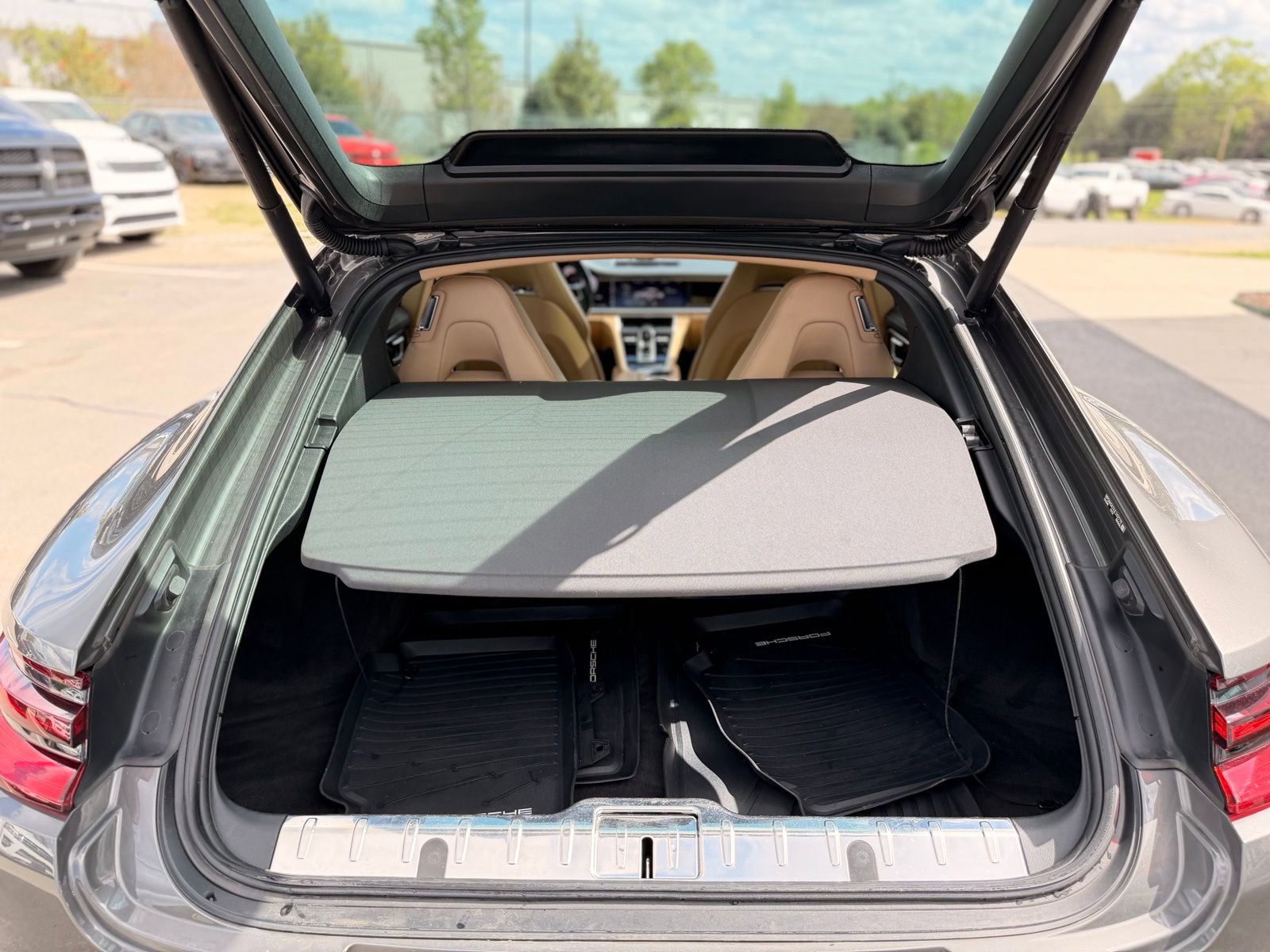 Used 2018 Porsche Panamera 4 image 58