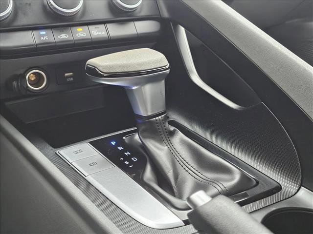 Used 2023 Hyundai Elantra SE w/ Cargo Package image 27