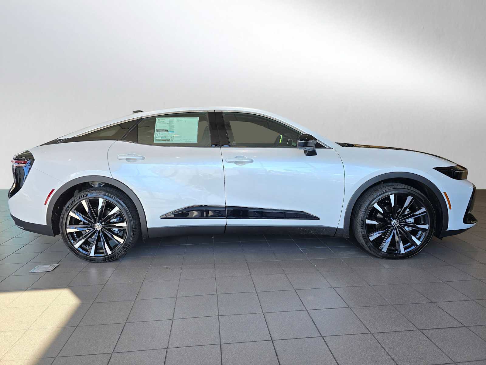 New 2026 Toyota Crown Platinum image 2