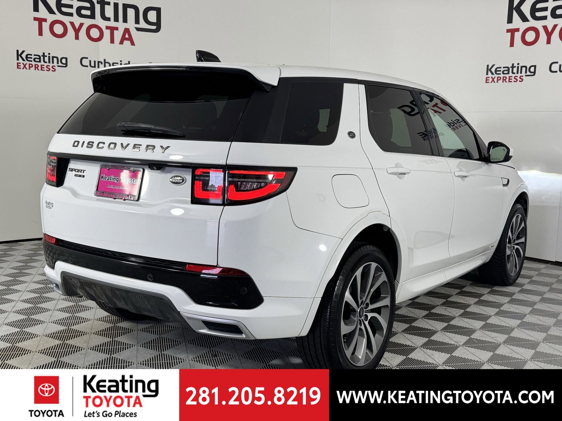 Used 2020 Land Rover Discovery Sport SE R-Dynamic image 5