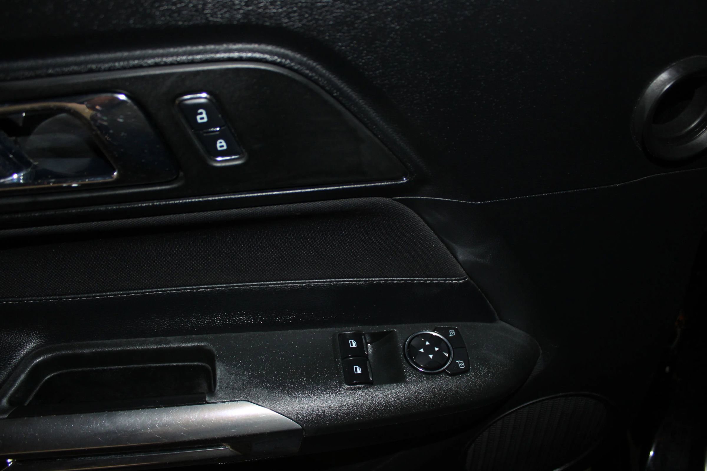 Used 2016 Ford Mustang Coupe image 9