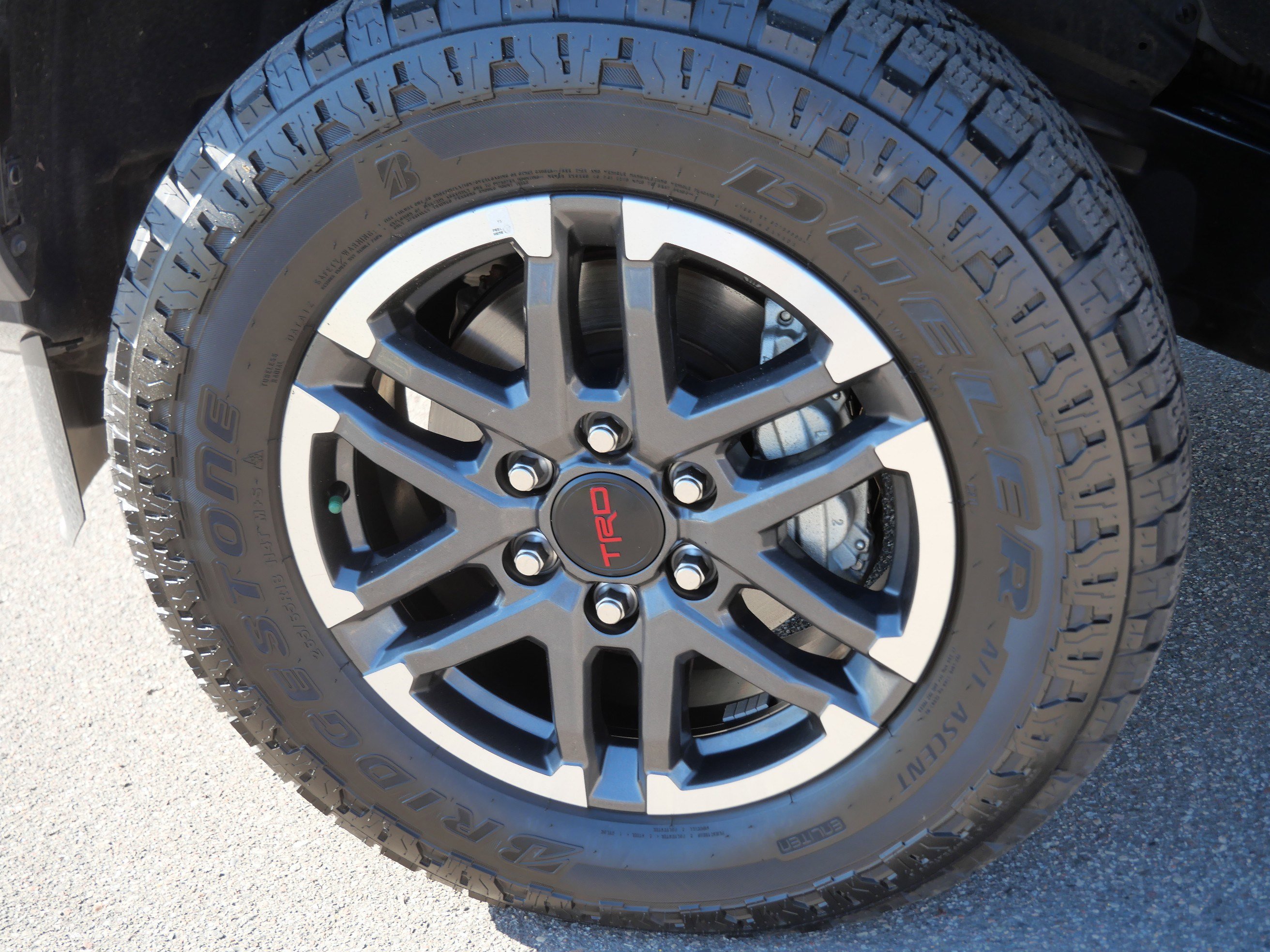 Used 2025 Toyota Tacoma TRD Sport AWD/4WD image 16