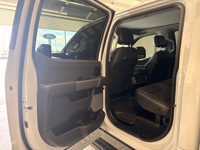Used 2025 Ford F350 Lariat w/ Lariat Ultimate Package AWD/4WD image 16