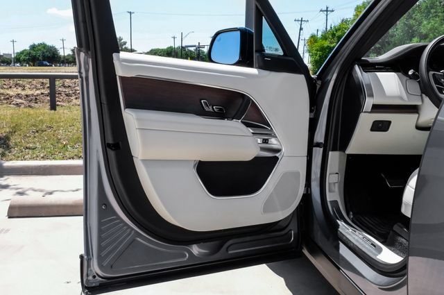 New 2026 Land Rover Range Rover Long Wheelbase SE AWD/4WD image 52