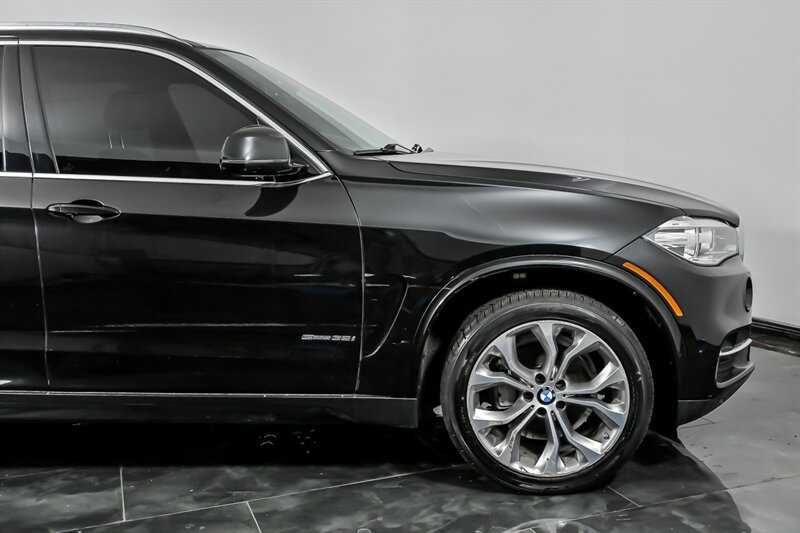 Used 2018 BMW X5 sDrive35i RWD image 12