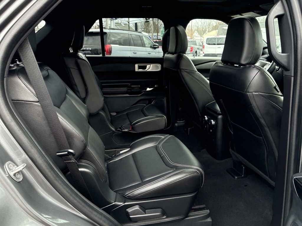 Used 2022 Ford Explorer ST w/ Equipment Group 401A image 10