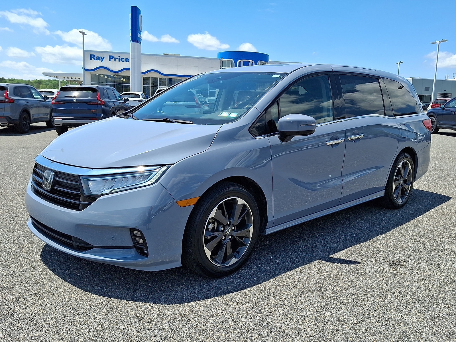 Used 2024 Honda Odyssey Elite image 3