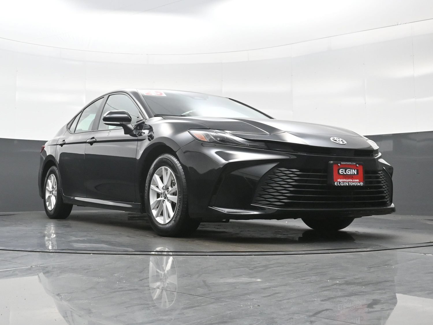 Used 2025 Toyota Camry LE FWD image 26