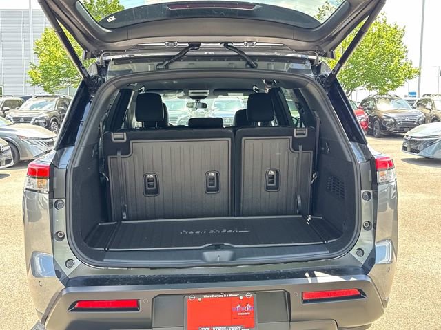New 2026 Nissan Pathfinder Rock Creek AWD/4WD image 13
