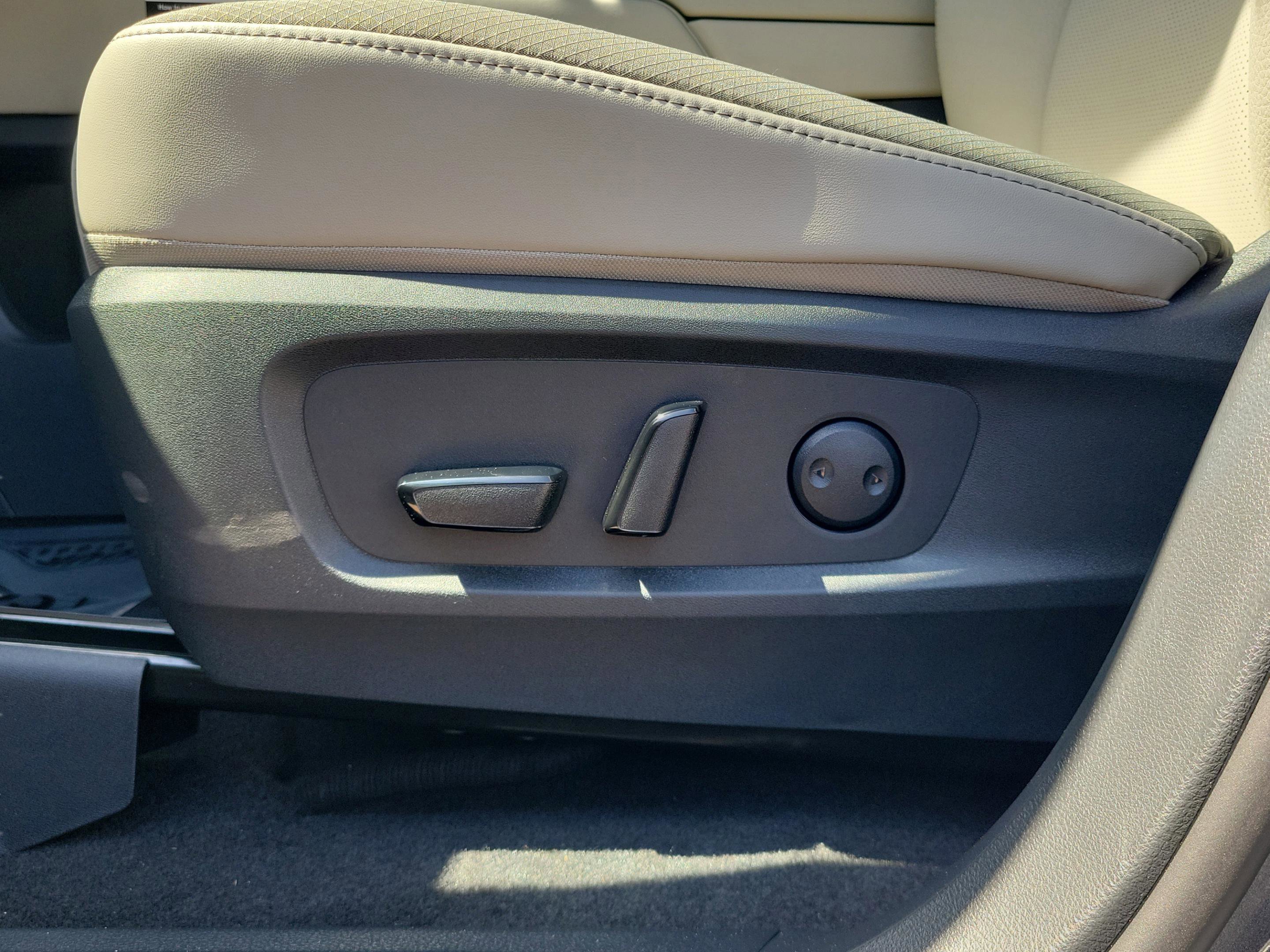 New 2026 Nissan Pathfinder SL image 23