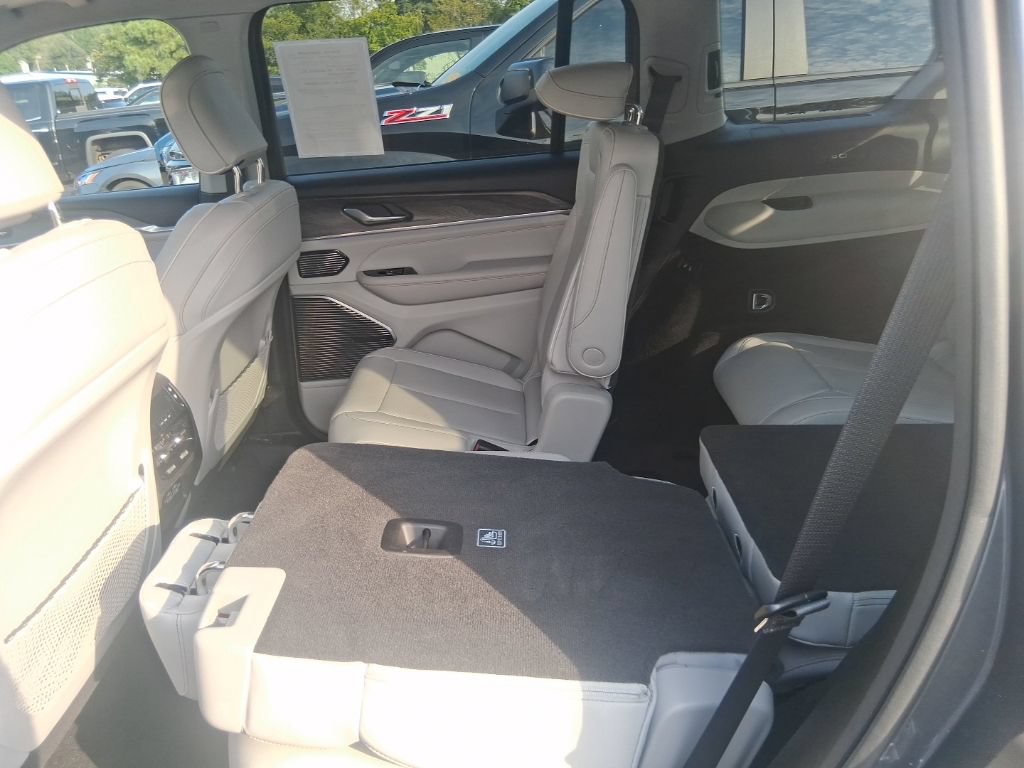 Used 2022 Jeep Grand Cherokee L Overland AWD/4WD image 21