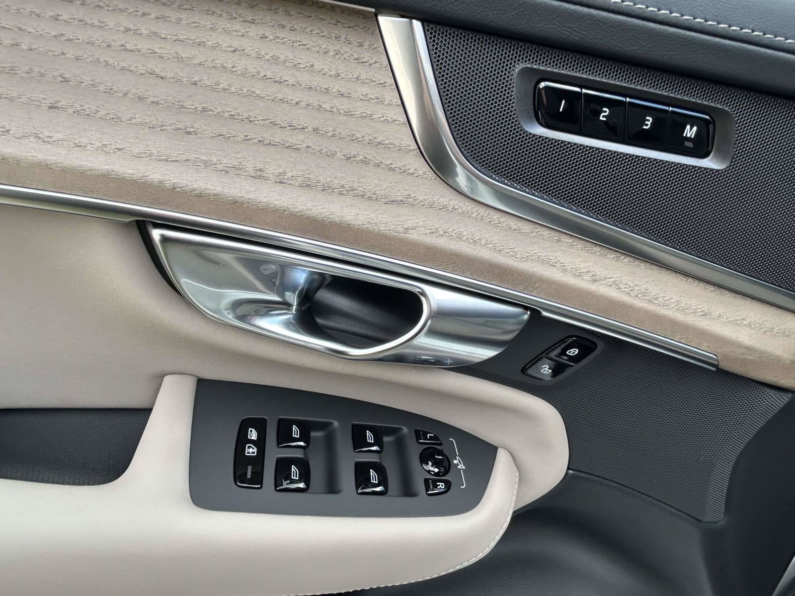 New 2026 Volvo XC90 B5 Core AWD/4WD image 21